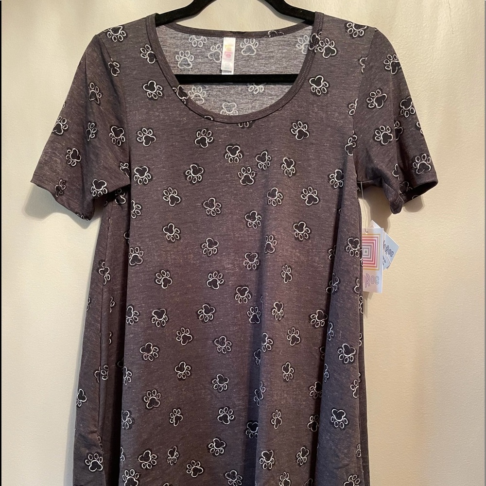 Paw print perfect T